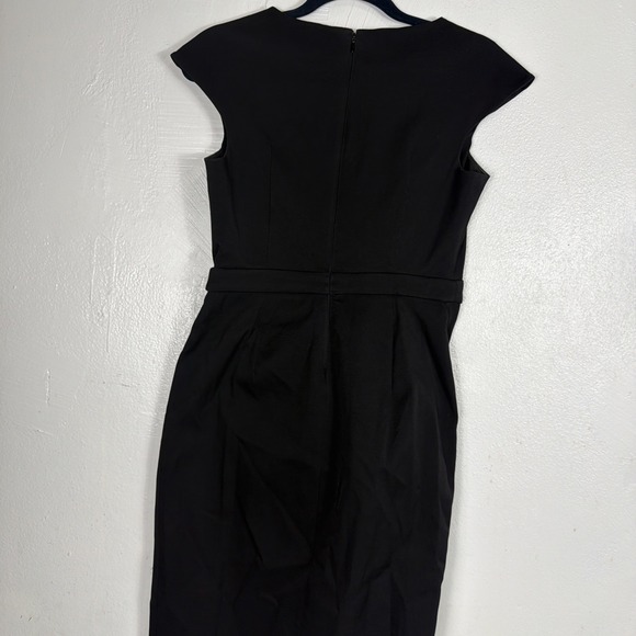 Tadashi Shoji Black Cocktail Dress with Broche Womens Size 6P - Picture 7 of 9
